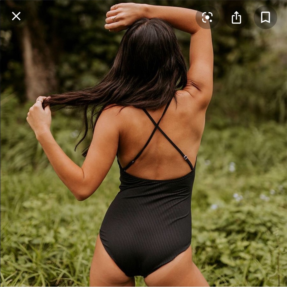 Albion Fit Groove Classic One Piece